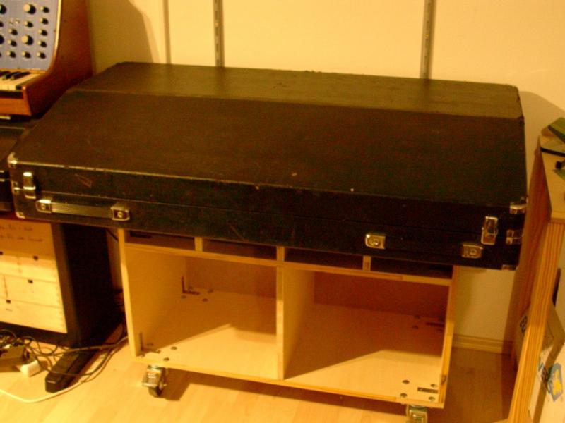 JH.'s DIY stand for CS-80