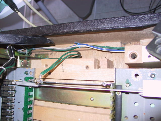 keyboard platform screws right